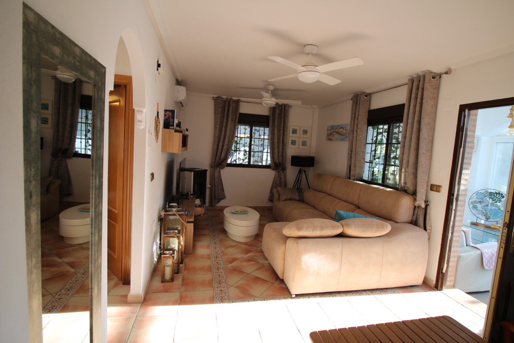 Villa en venta en Hondón de las Nieves