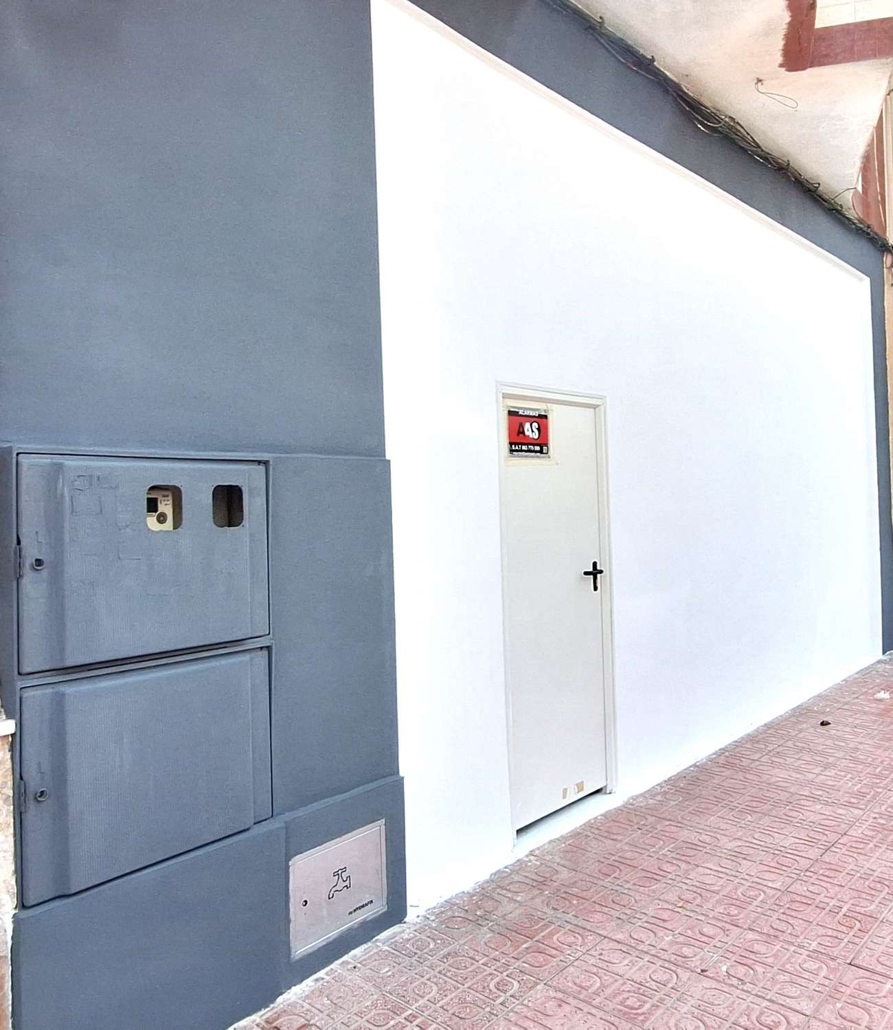 LOCAL COMERCIAL CON SALIDA DE HUMOS IDEAL PARA CUALQUIER NEGOCIO ENFRENTE DEL COLEGIO INMACULADA
