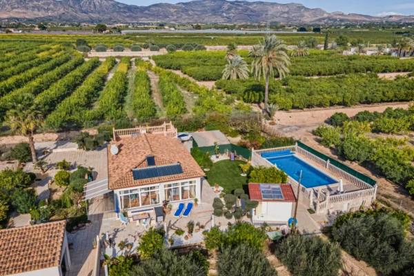 House for sale in Albatera