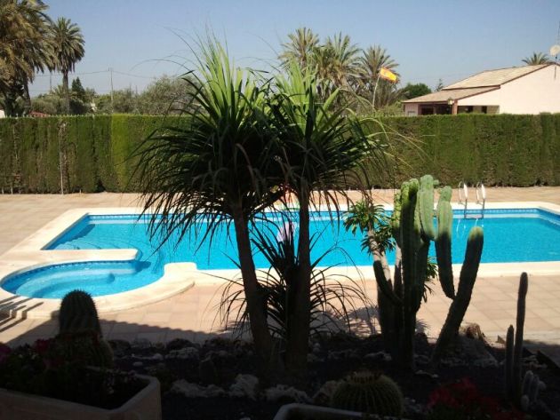Villa en venta en Elche