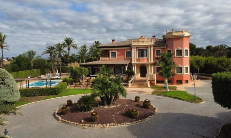 Villa en venta en Elche