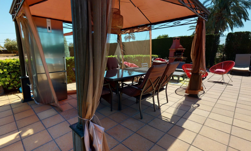 Villa en venta en Elche