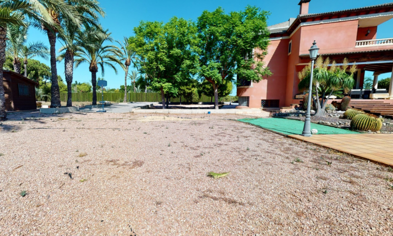 Villa en venta en Elche