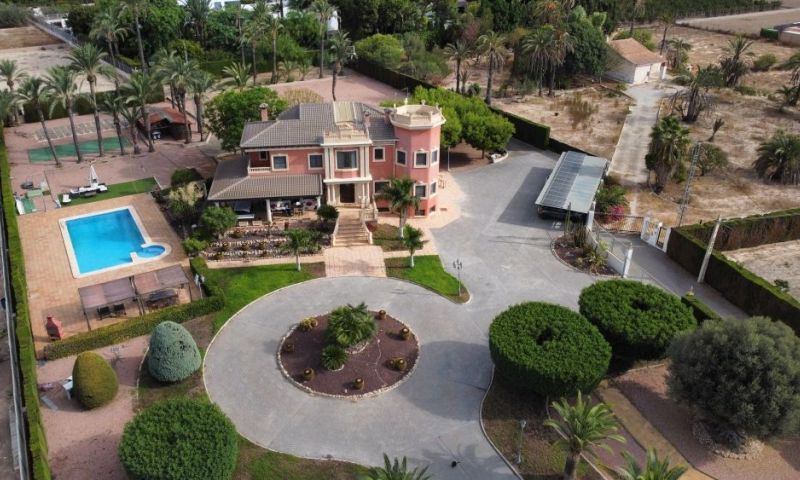 Villa en venta en Elche