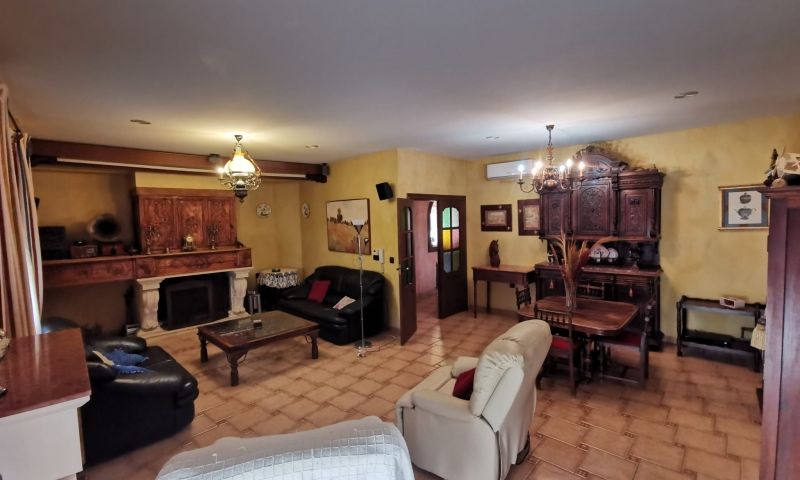 Villa en venta en Orihuela