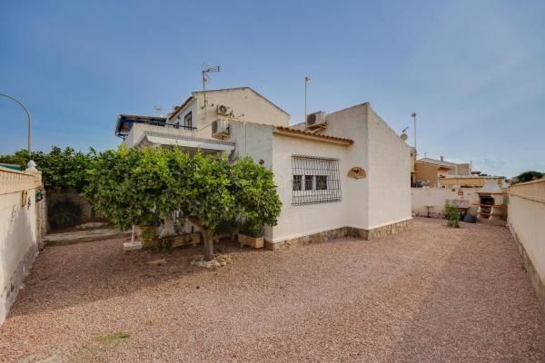 Chalet en venta en Orihuela Costa