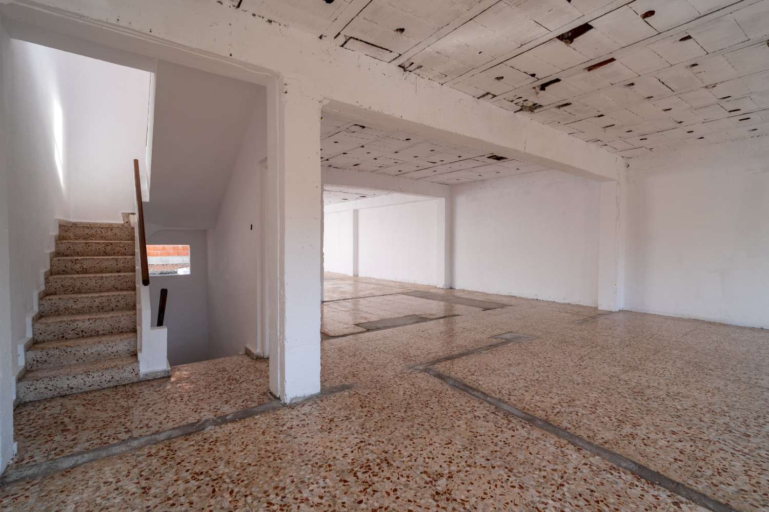 OPORTUNIDAD EDIFICIO COMPLETO A REFORMAR EN TORREVIEJA