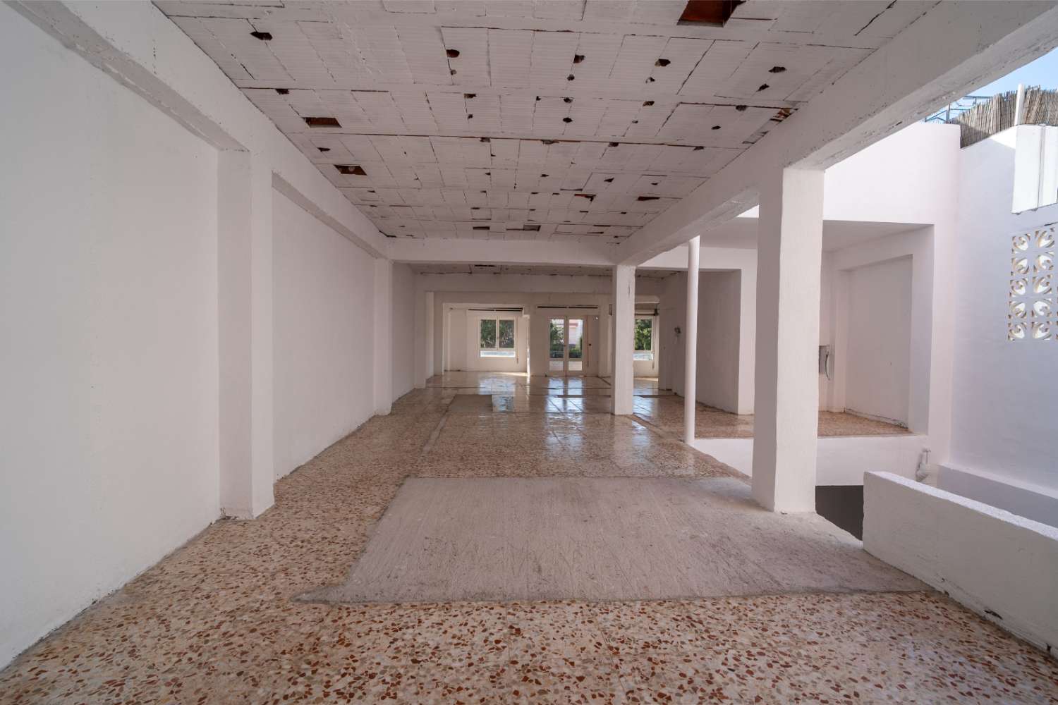 OPORTUNIDAD EDIFICIO COMPLETO A REFORMAR EN TORREVIEJA