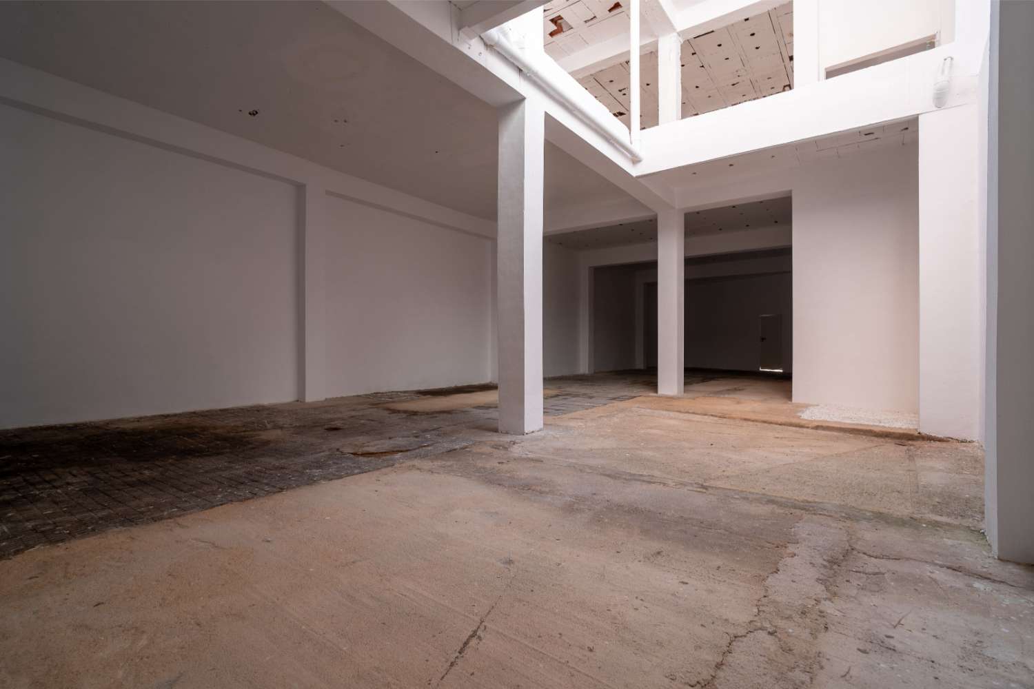 OPORTUNIDAD EDIFICIO COMPLETO A REFORMAR EN TORREVIEJA