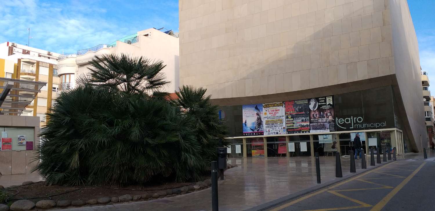 SE VENDE ATICO OCUPADO DE 2 DORMITORIOS 1 BAÑO AL LADO DEL CEIP EL ACEQUIÓN