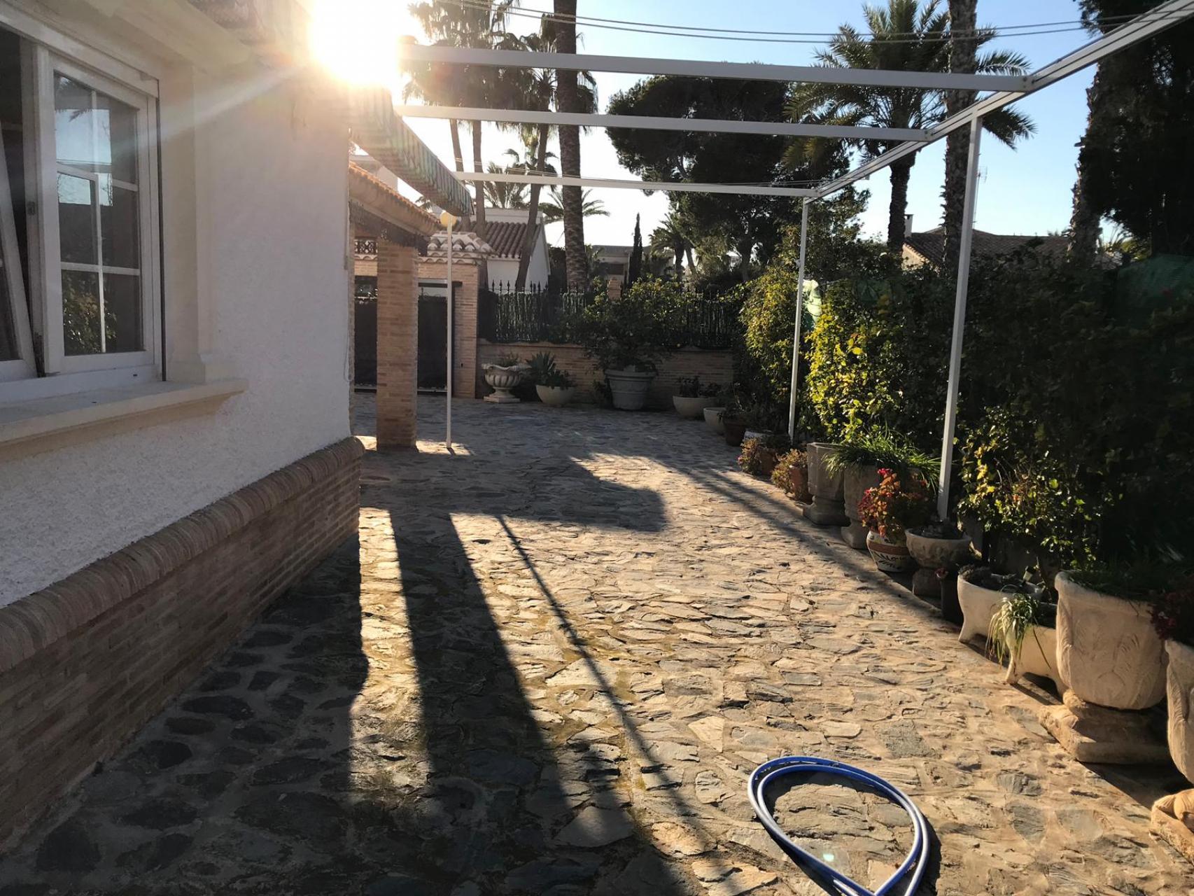 Villa en venta en Orihuela