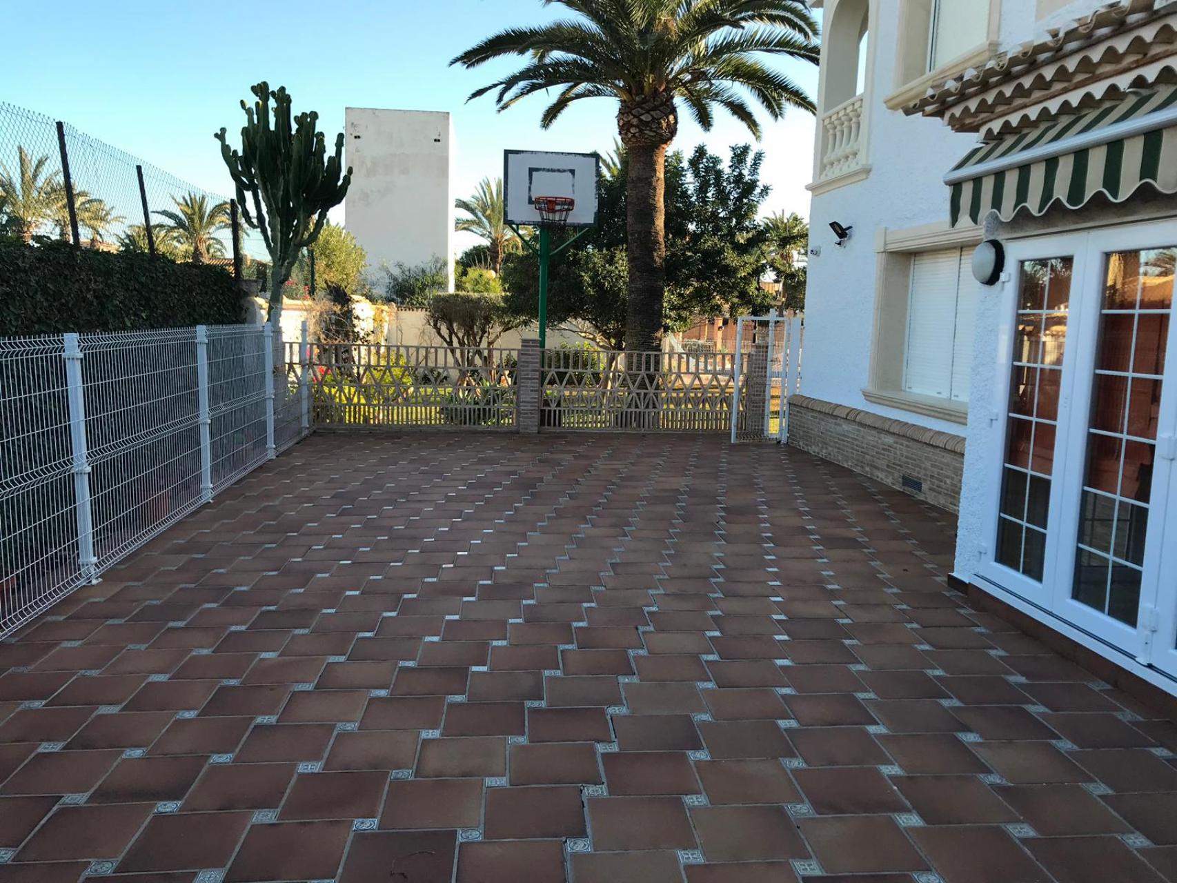 Villa en venta en Orihuela