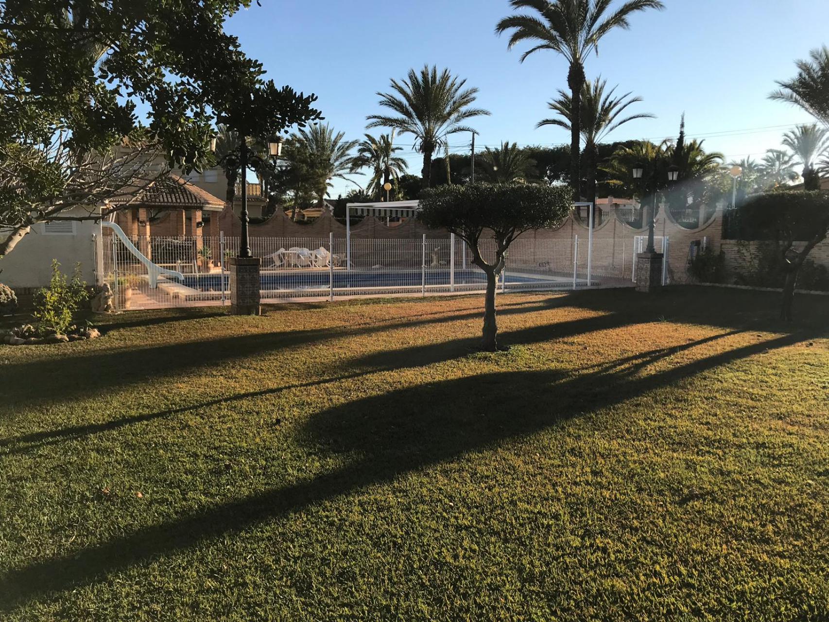 Villa en venta en Orihuela