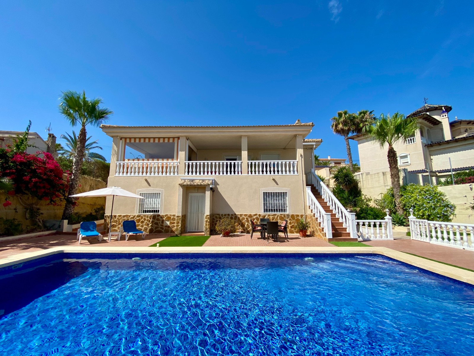 Villa en venta en Algorfa