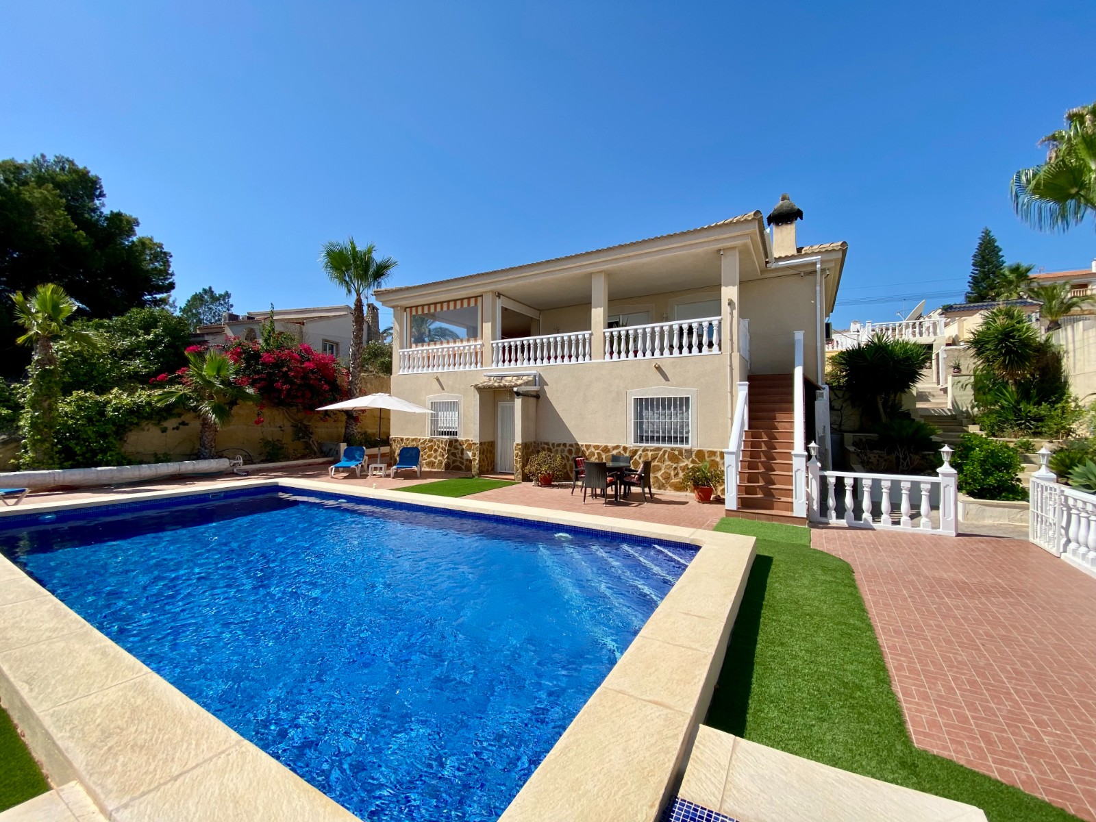 Villa en venta en Algorfa