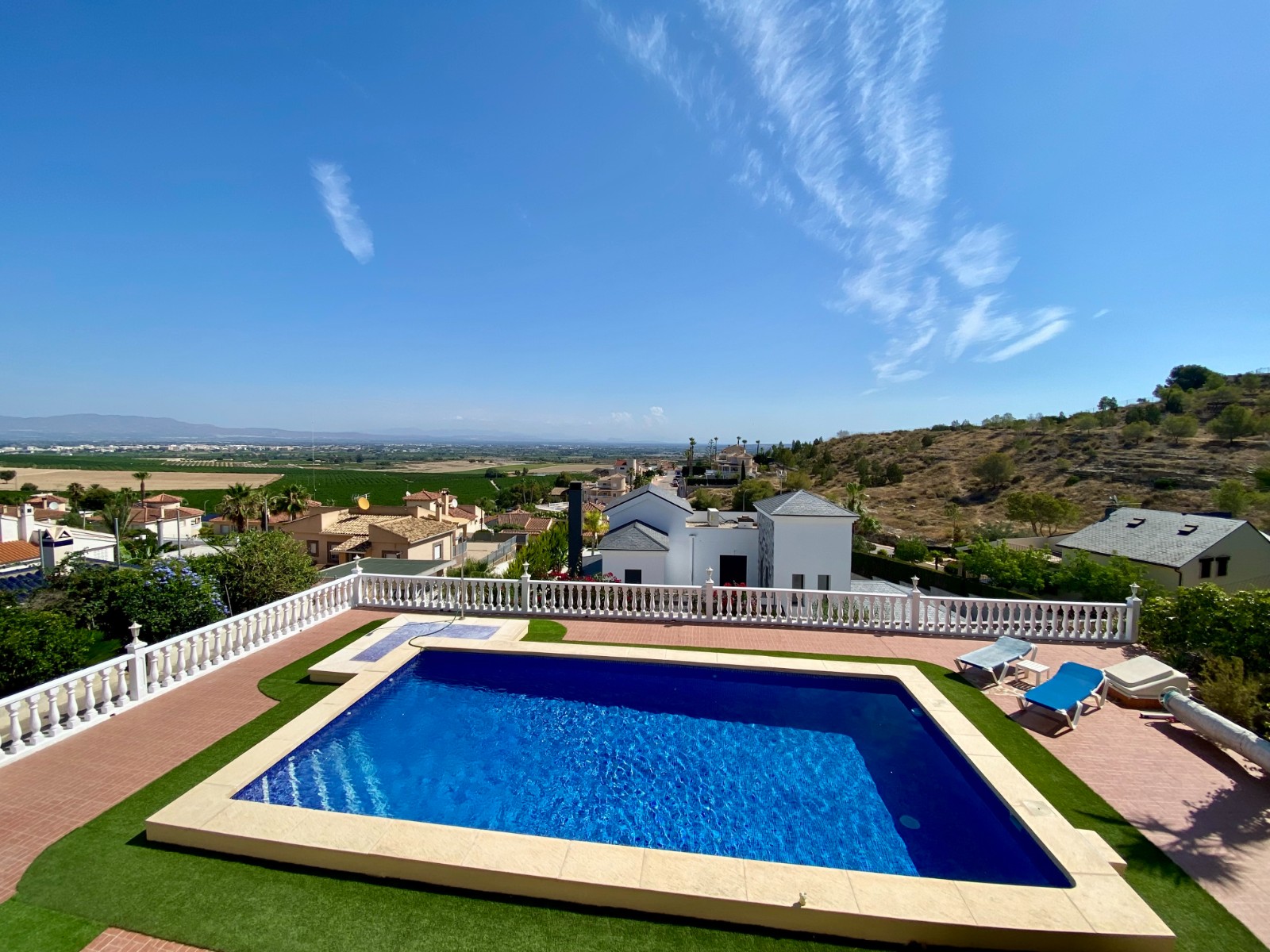 Villa en venta en Algorfa