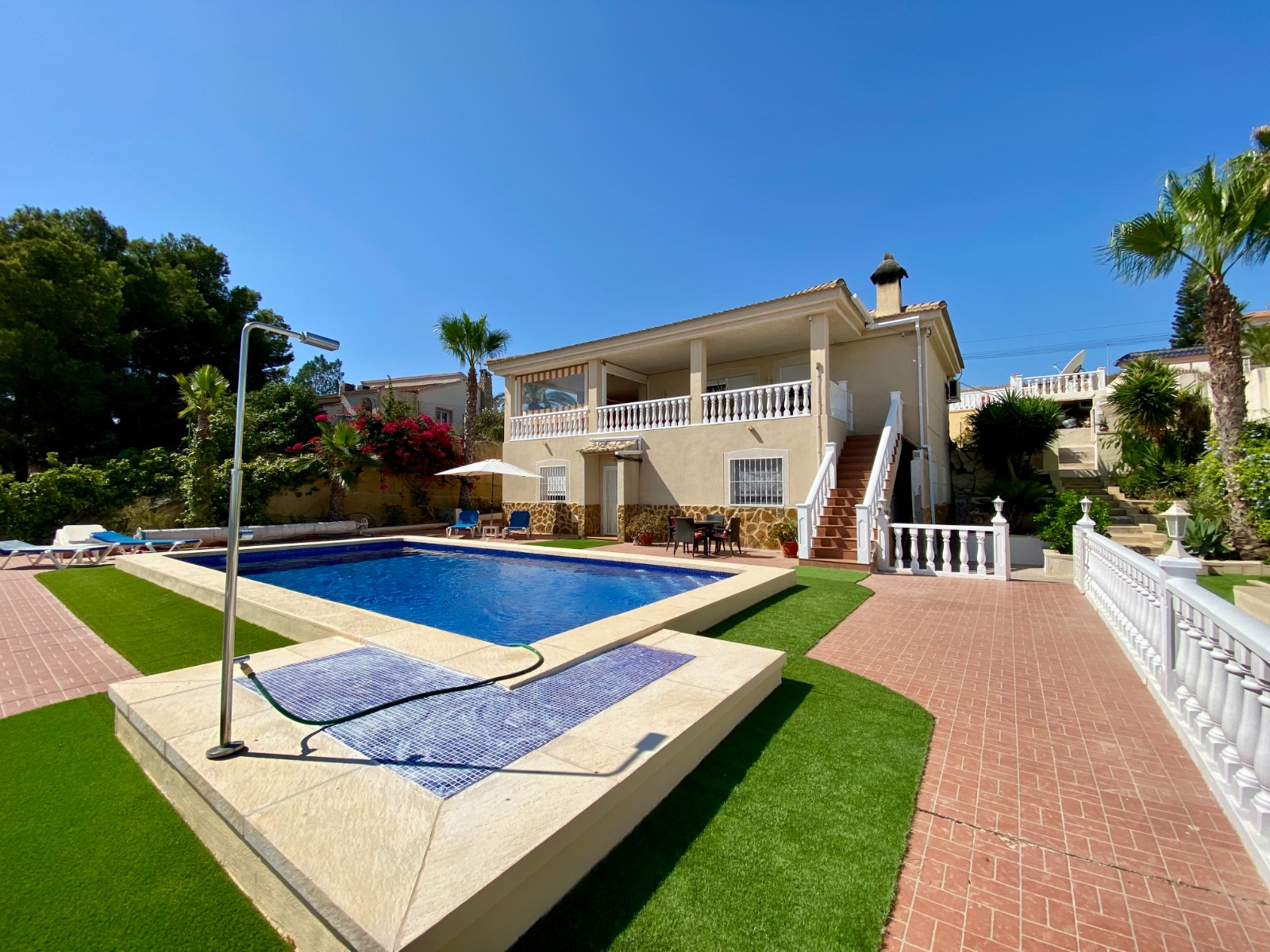 Villa en venta en Algorfa