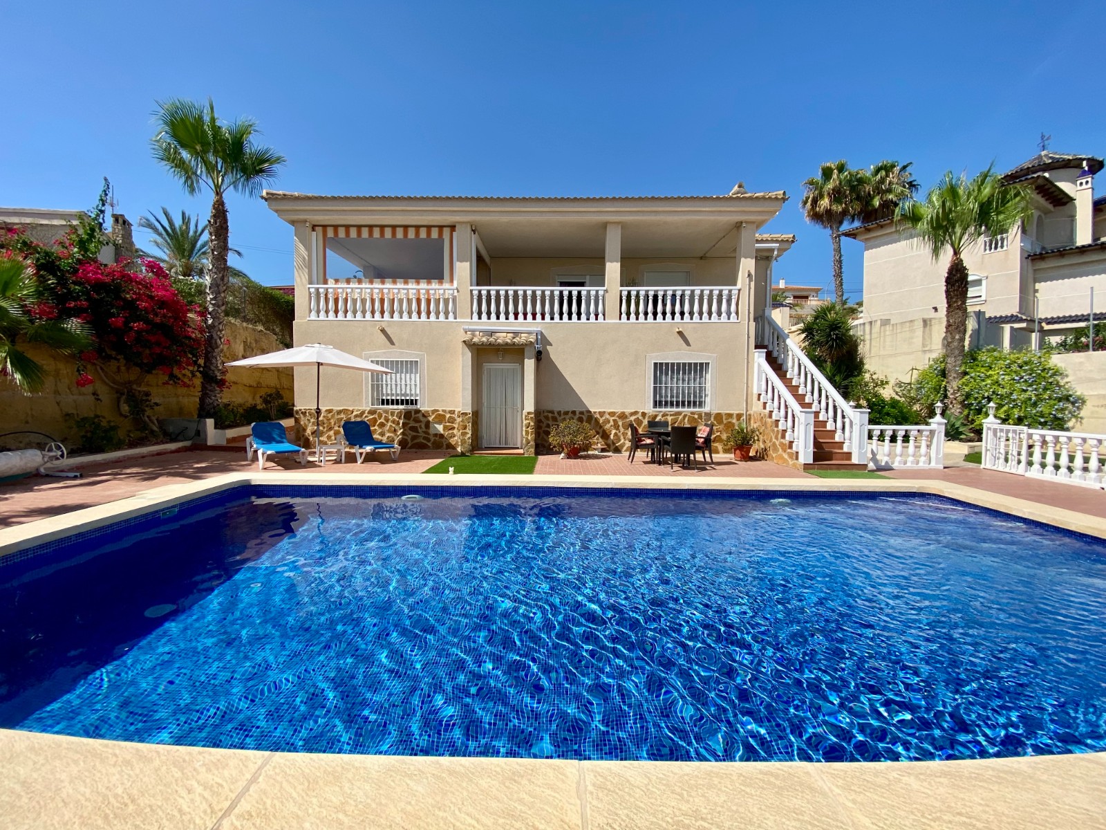 Villa en venta en Algorfa