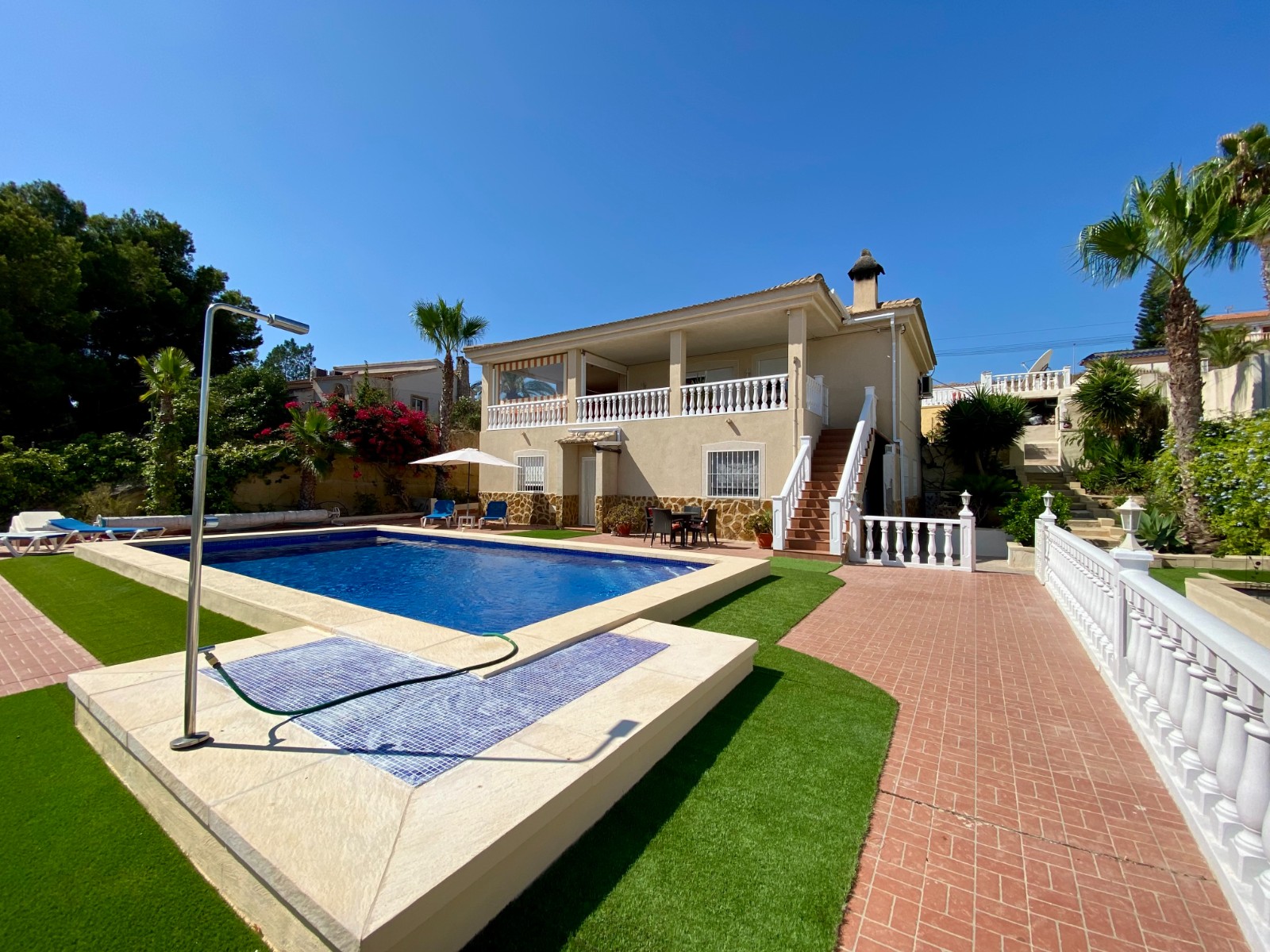 Villa en venta en Algorfa