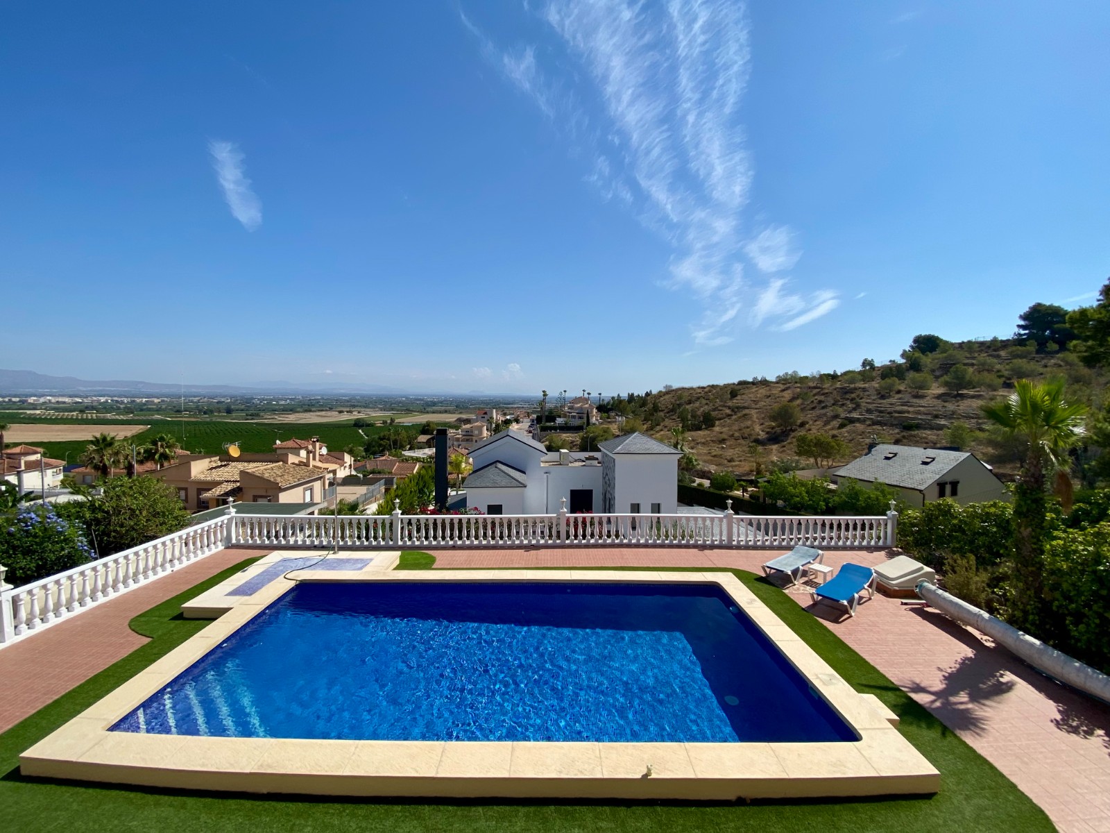 Villa en venta en Algorfa