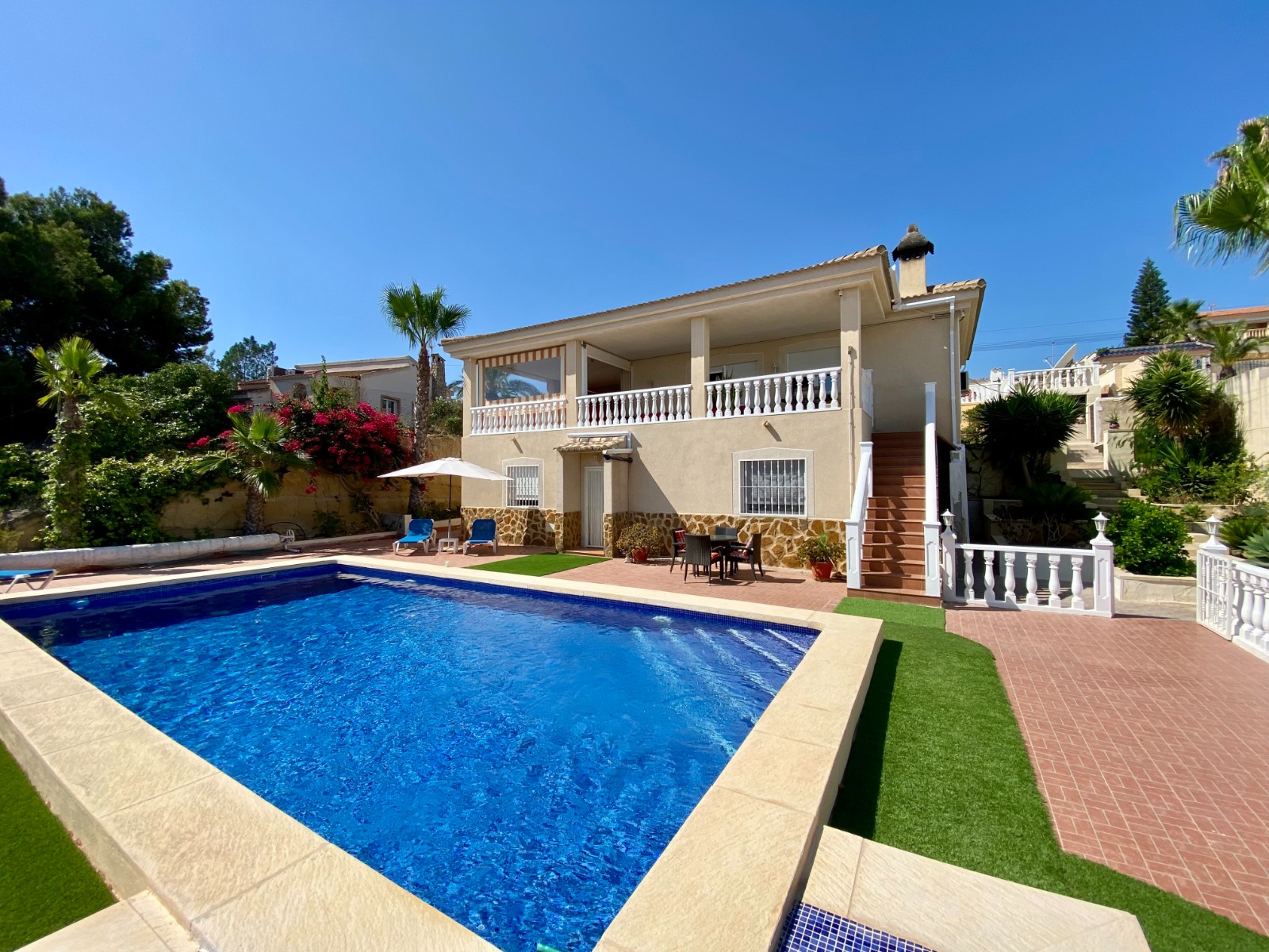 Villa en venta en Algorfa