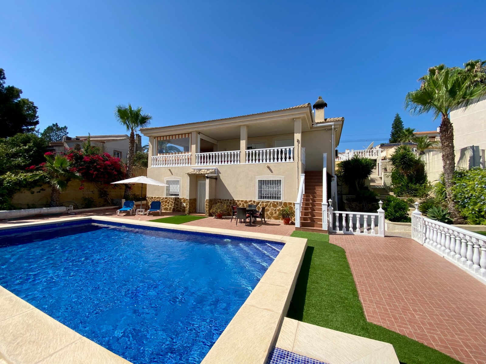 Villa en venta en Algorfa