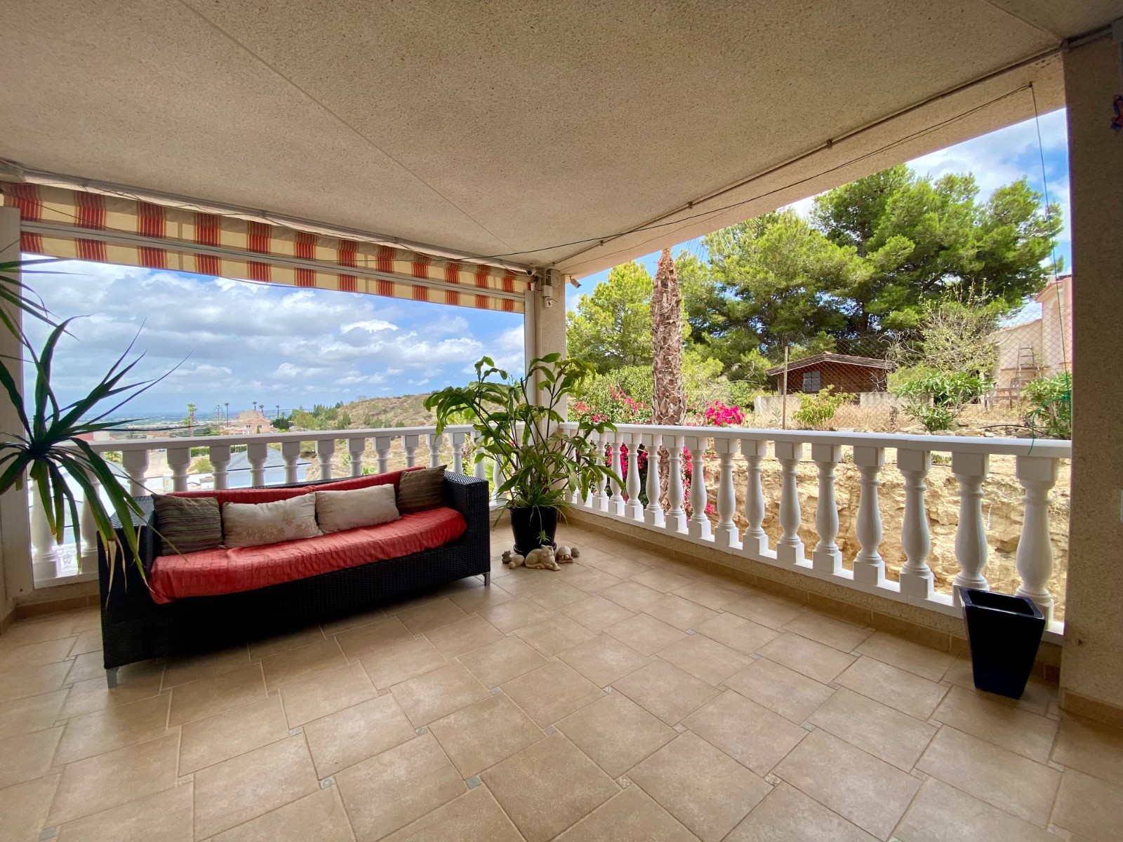 Villa en venta en Algorfa