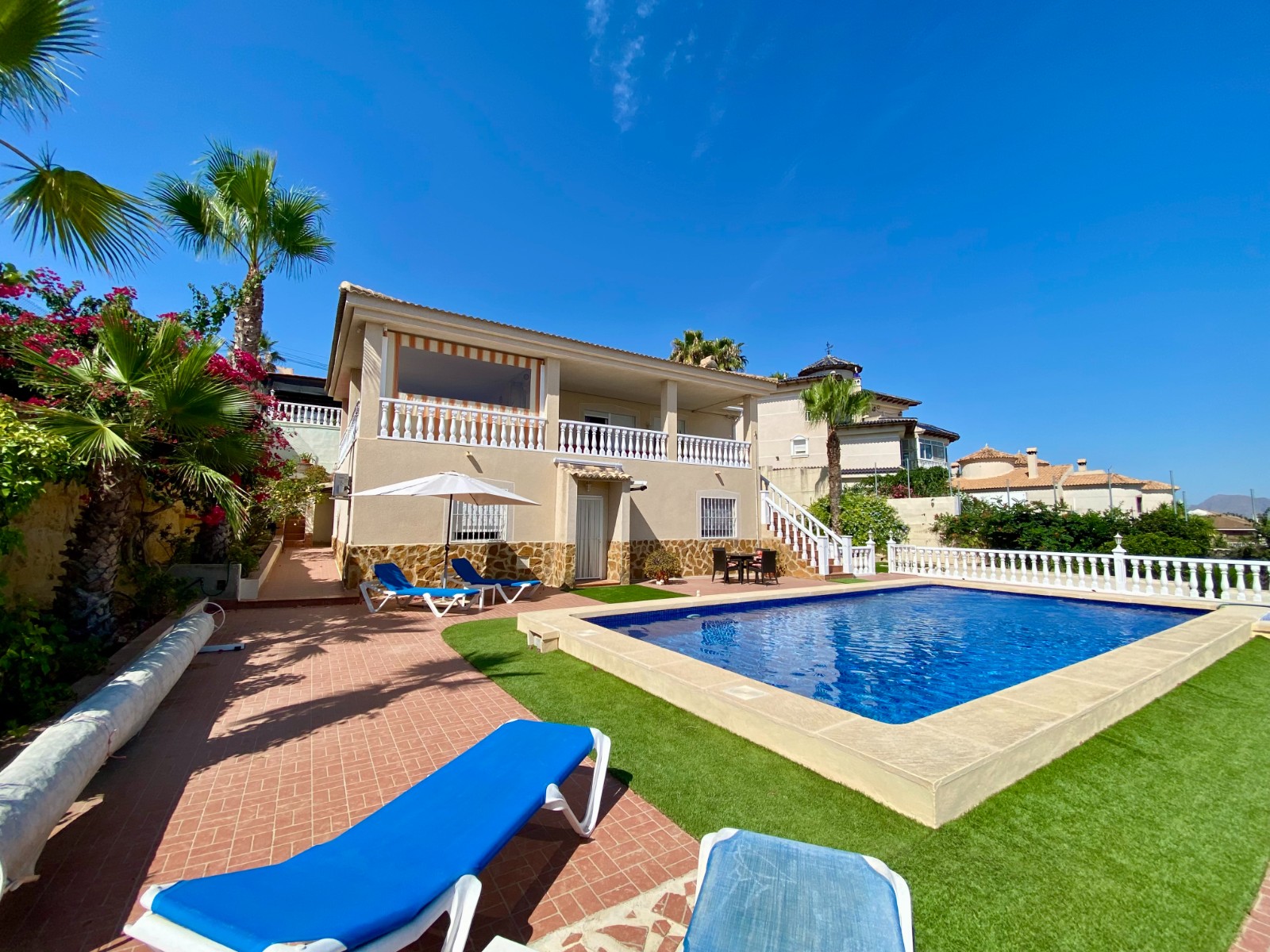 Villa en venta en Algorfa