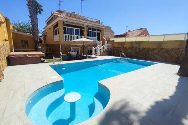 Vila v prodeji in Torrevieja