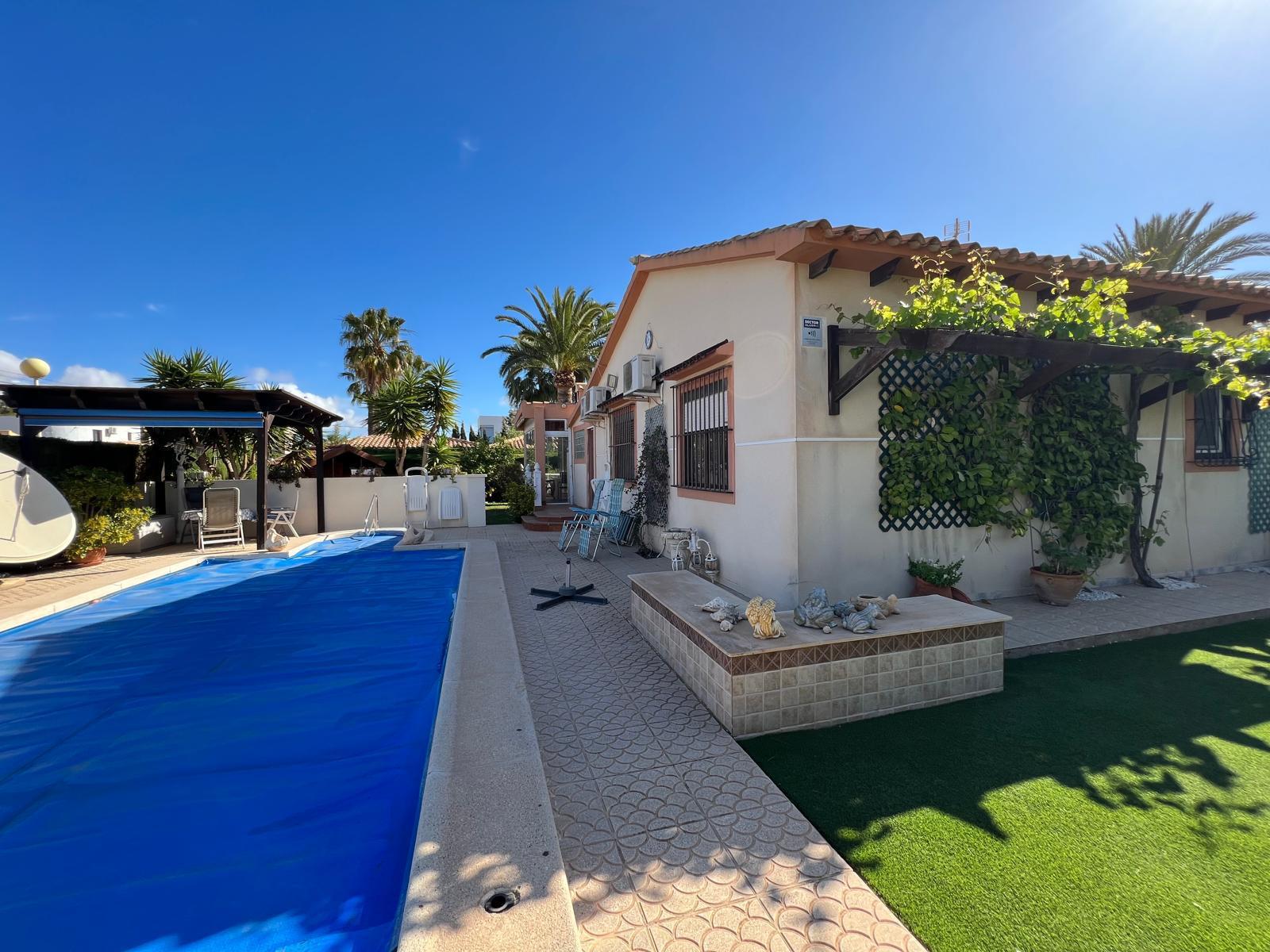 Vila v prodeji in Orihuela