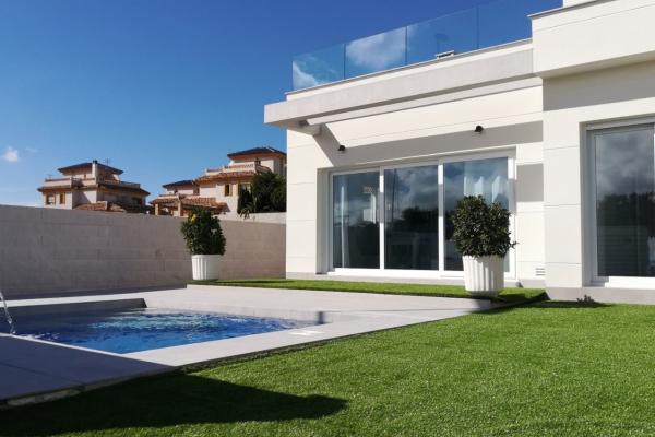 Villa til salgs til Los Montesinos