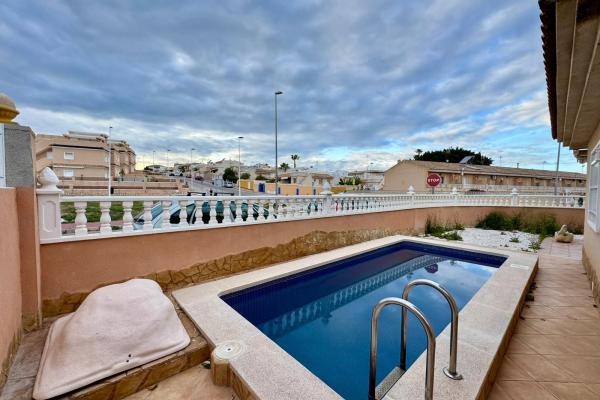 Hus til salgs til Torrevieja