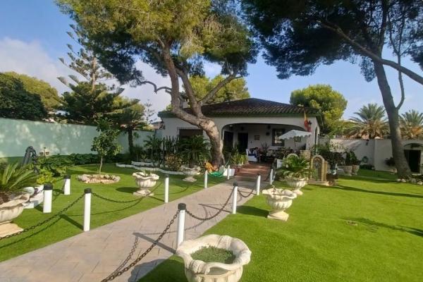 Villa myynnissä Orihuela Costa