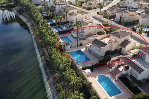 Villa myynnissä Orihuela Costa