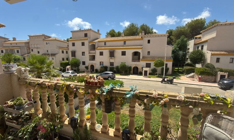 Pieni huoneisto myynnissä Campoamor (Alicante)