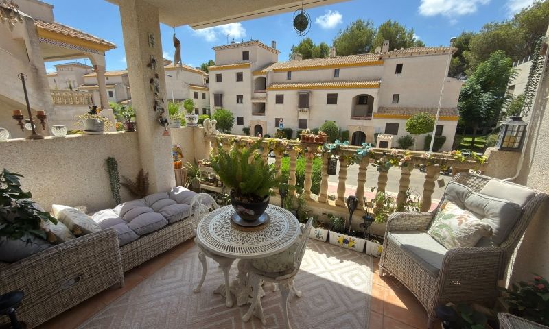 Pieni huoneisto myynnissä Campoamor (Alicante)