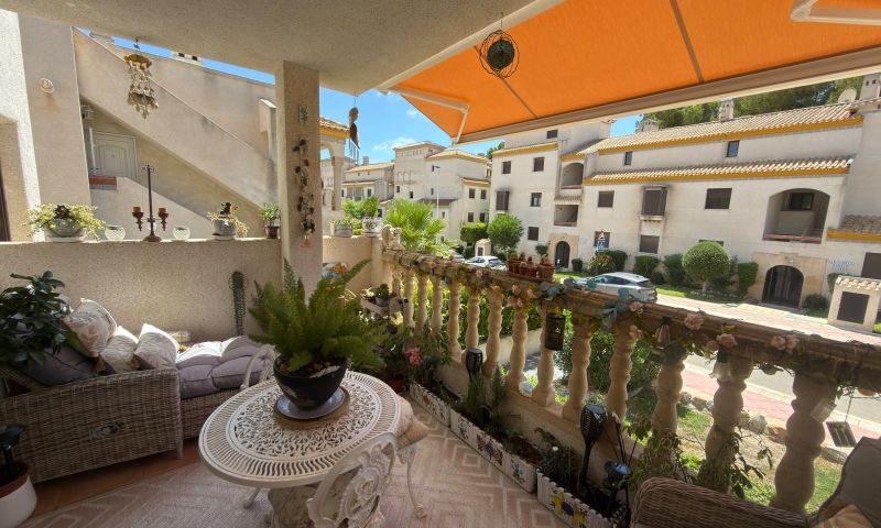Pieni huoneisto myynnissä Campoamor (Alicante)