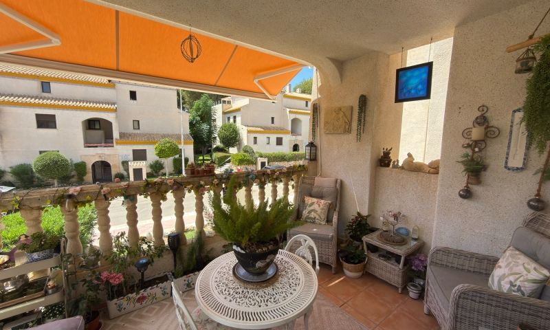 Pieni huoneisto myynnissä Campoamor (Alicante)