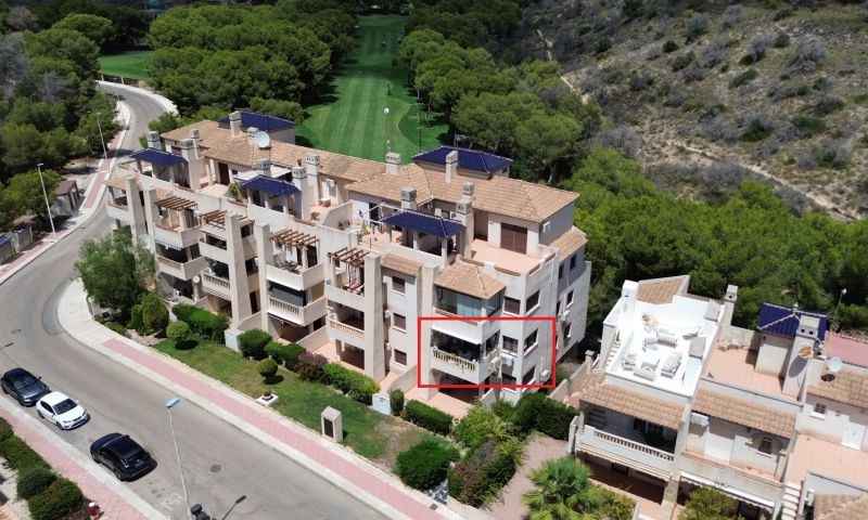 Pieni huoneisto myynnissä Campoamor (Alicante)