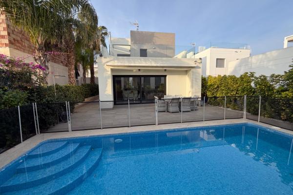 Villa for sale in Rojales
