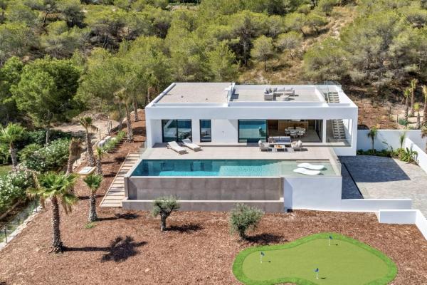 Villa en venta en Orihuela