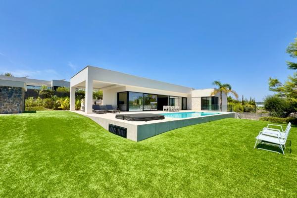 Villa en venta en Orihuela